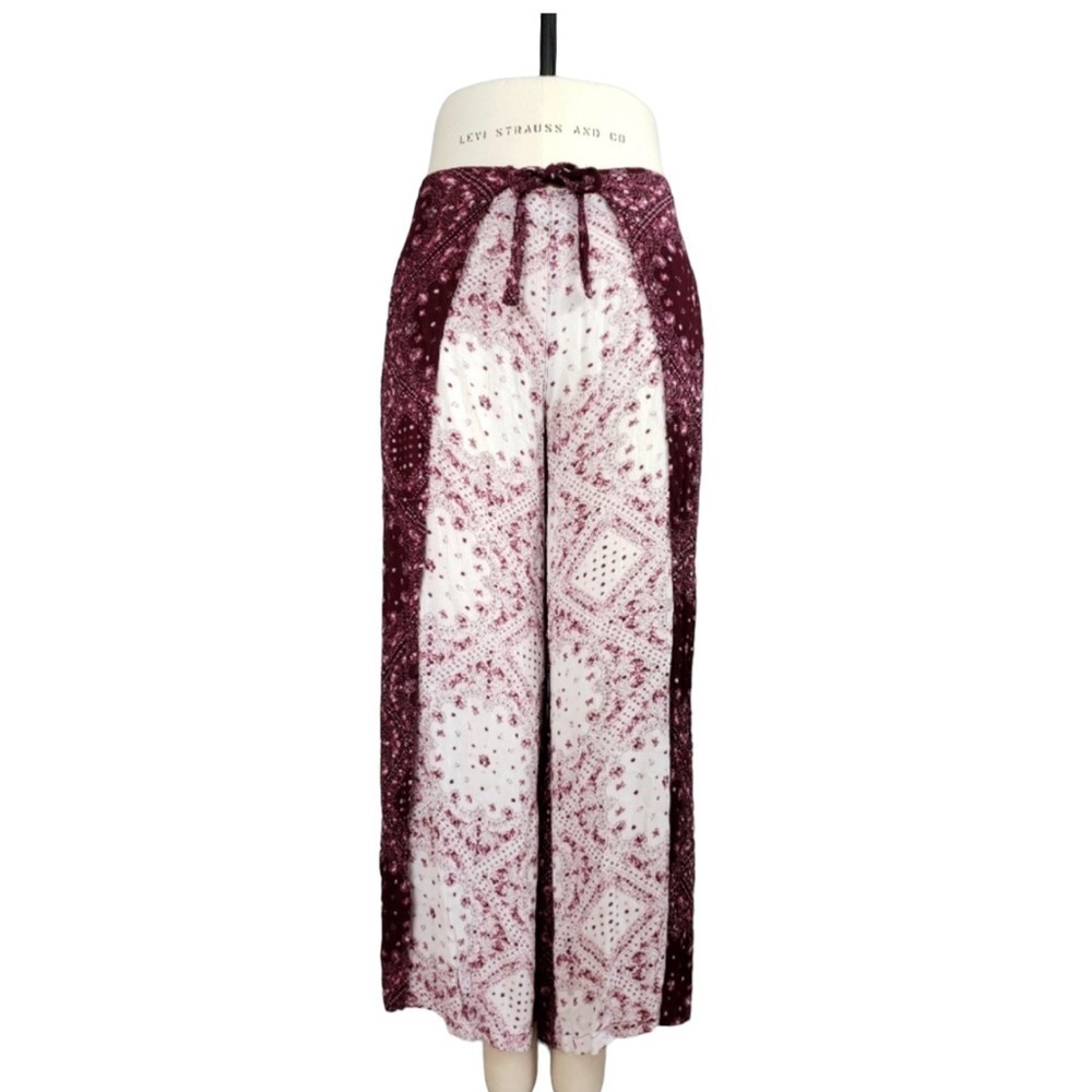 No boundaries maroon & white pattern stretch pants - Picture 2 of 3